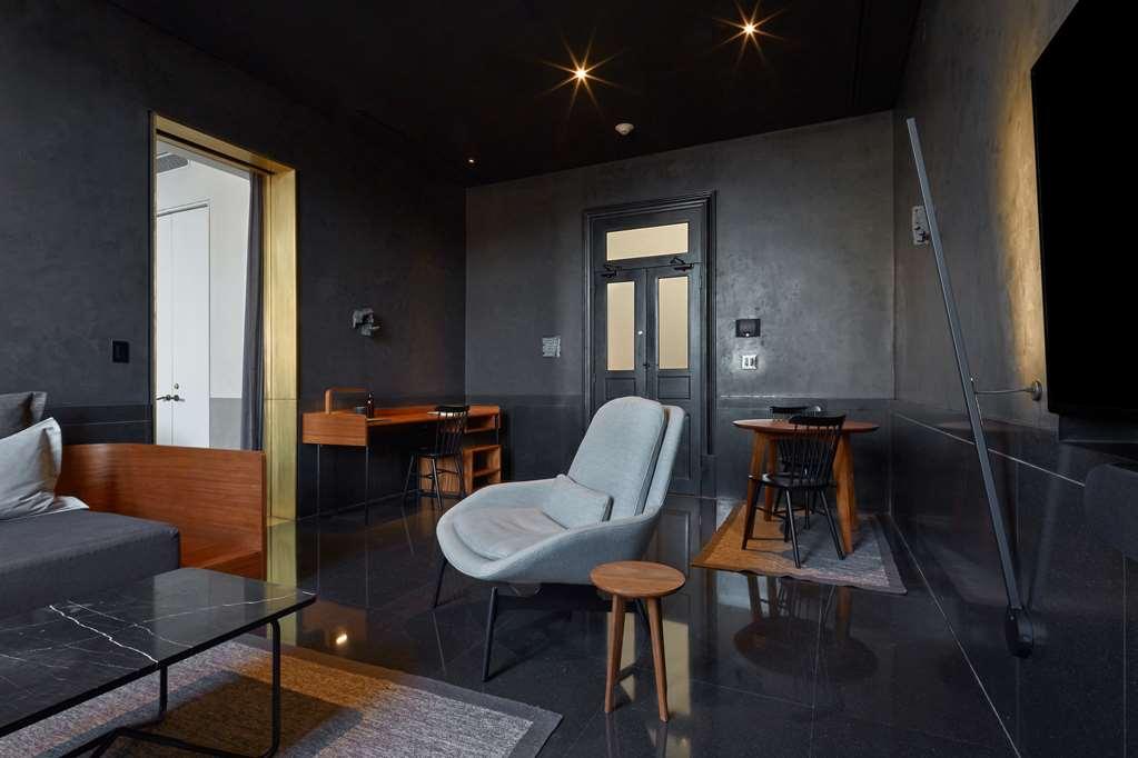ホテル アンブラル クリオ コレクション バイ ヒルトン メキシコシティ 部屋 写真